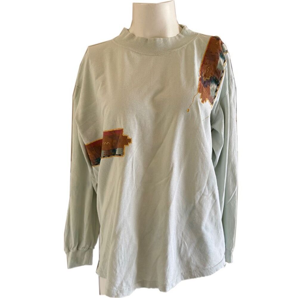 Rich Tee’s vintage 80’s women’s painted southwestern pastel seafoam green long s